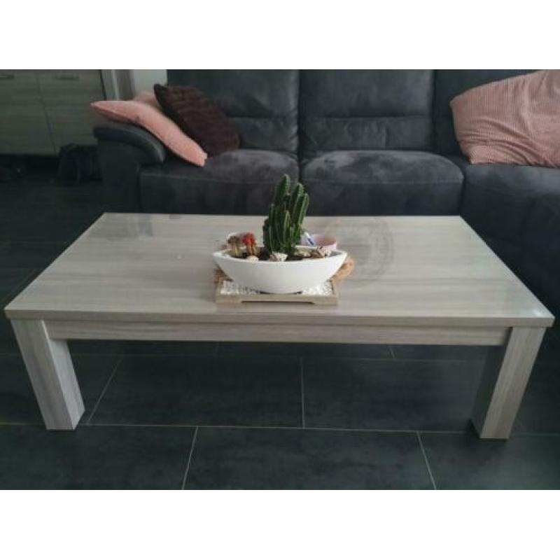 Eettafel en salontafel