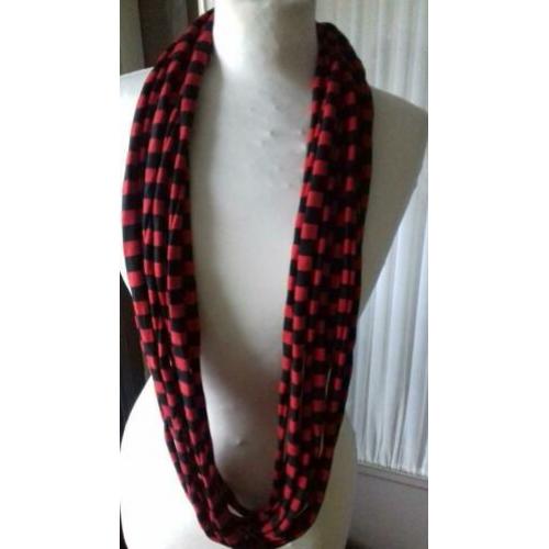 UNIEK! Handgemaakte Nooodle ketting zwart-rood