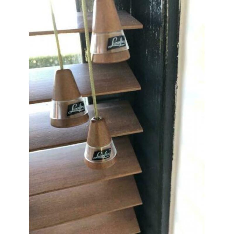 Diverse houten jaloezieen te koop