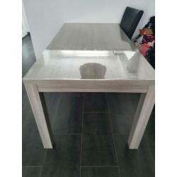 Eettafel en salontafel
