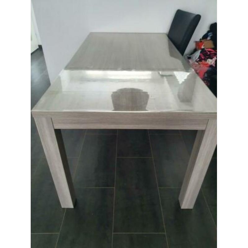 Eettafel en salontafel
