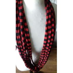 UNIEK! Handgemaakte Nooodle ketting zwart-rood