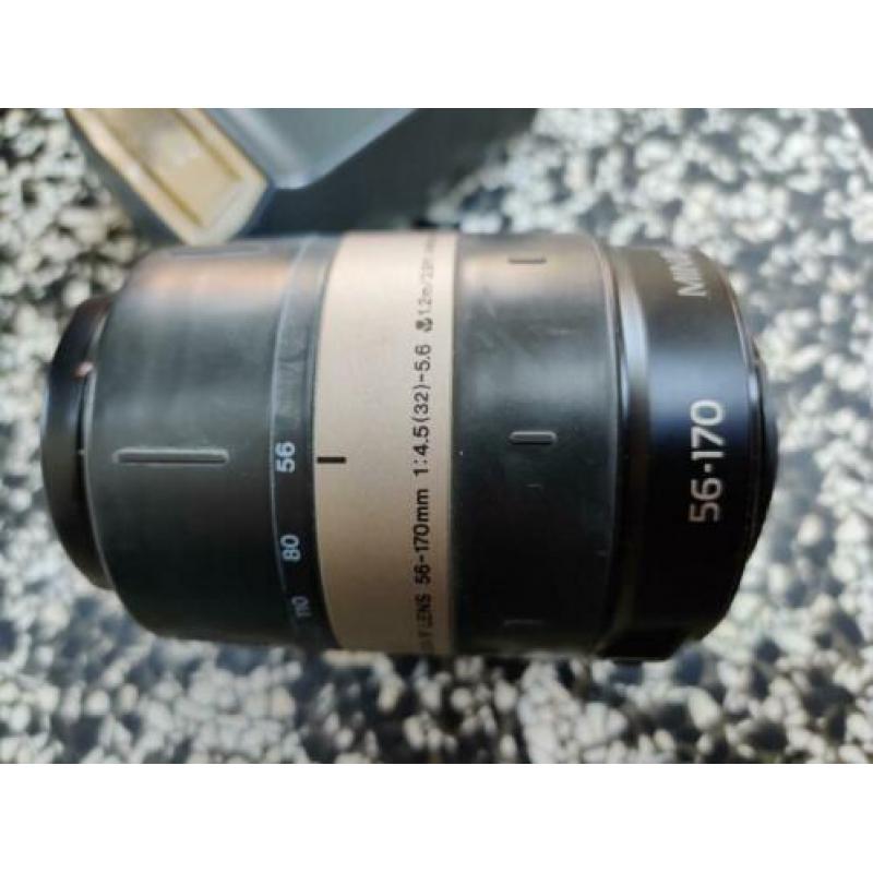 Minolta vectis s1 met lens 56-170 en 28-56.