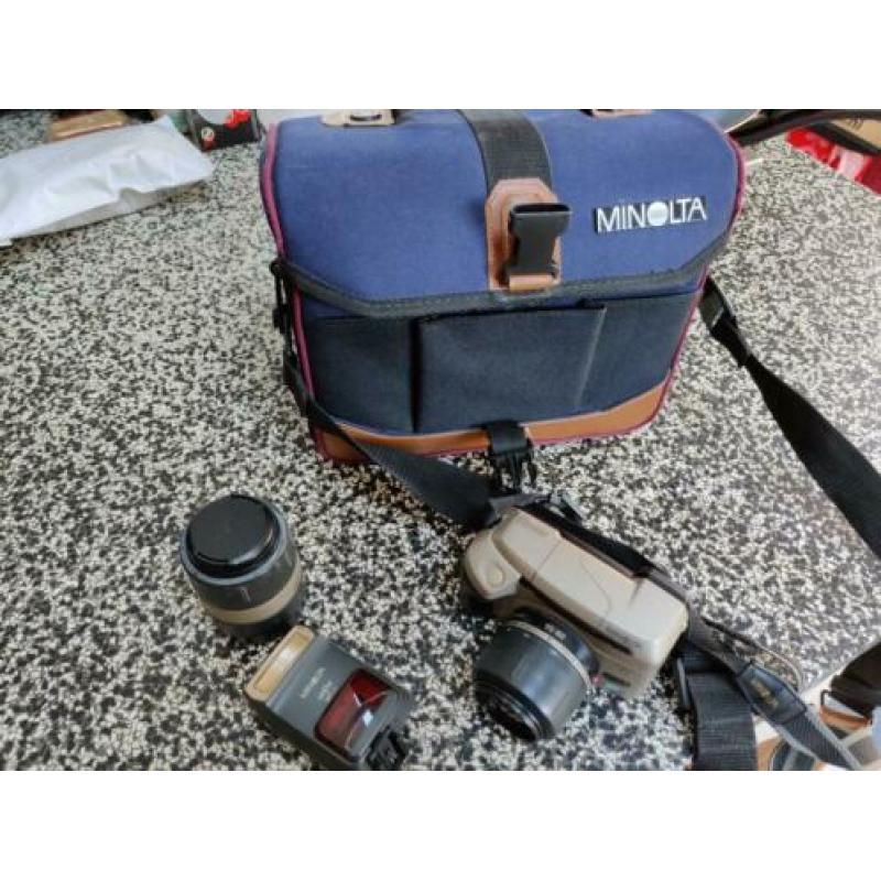Minolta vectis s1 met lens 56-170 en 28-56.