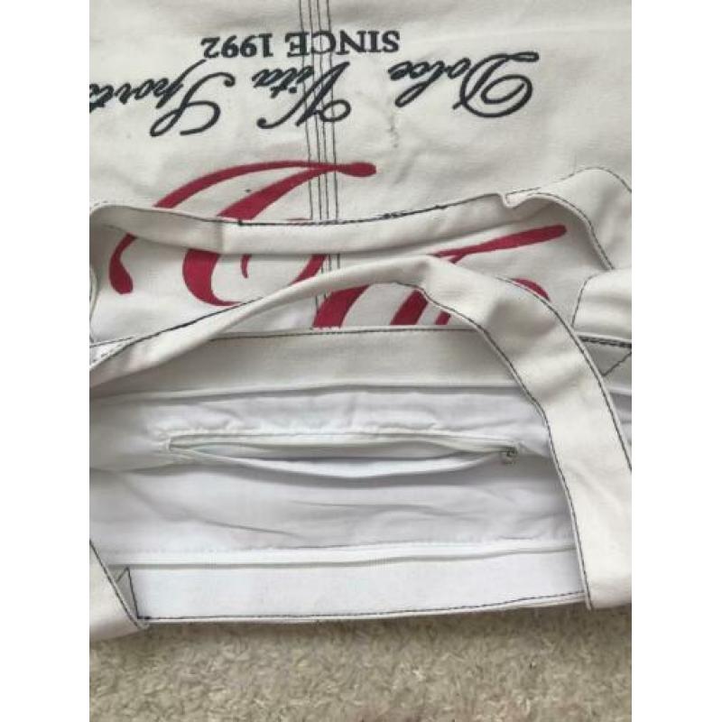 Witte shopper met rits en opbergvakje