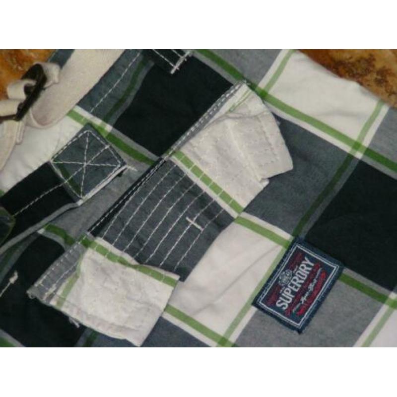 SUPERDRY korte broek,Mt S als nieuw