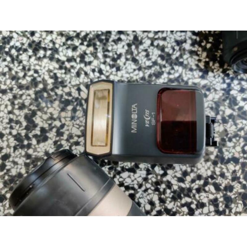Minolta vectis s1 met lens 56-170 en 28-56.