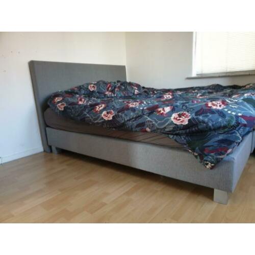 Boxspring bed 160 cm zo goed als nieuw!