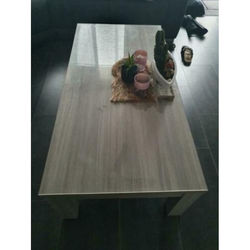 Eettafel en salontafel
