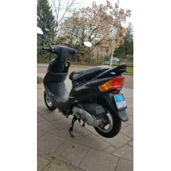 Peugeot V-Clic 4-takt snorscooter, 2008, zwart.