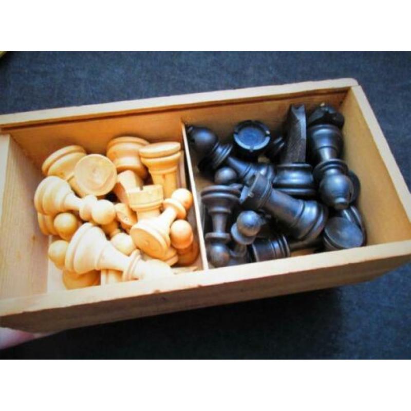 Schaken~Schaakstukken in Originele Bewaardoos~Hout~Schaak