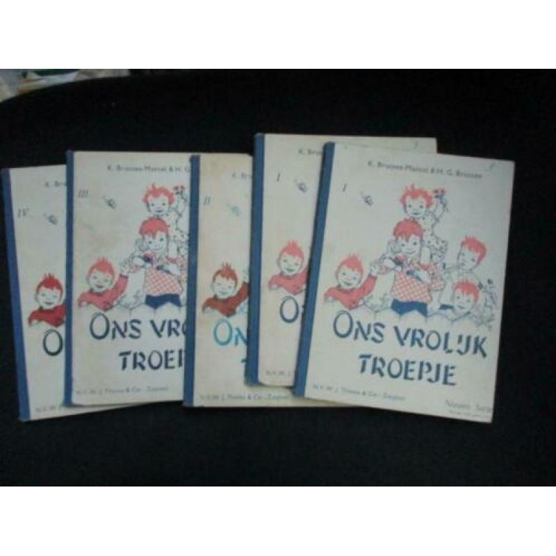 Sprookjes leesboek en ons vrolijk troepje schoolboekjes -spr