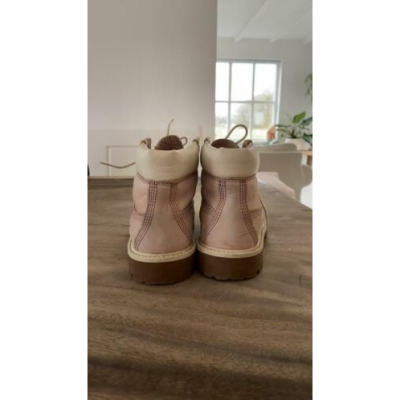 Timberlands zachtroze nubuck leer maat 33