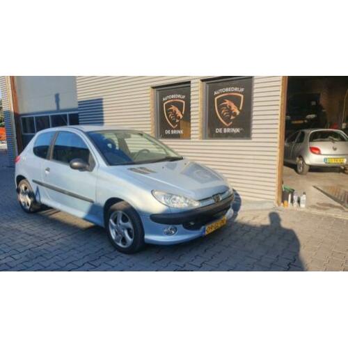 Peugeot 206 1.6 16V 3D 2001 Grijs nwe apk