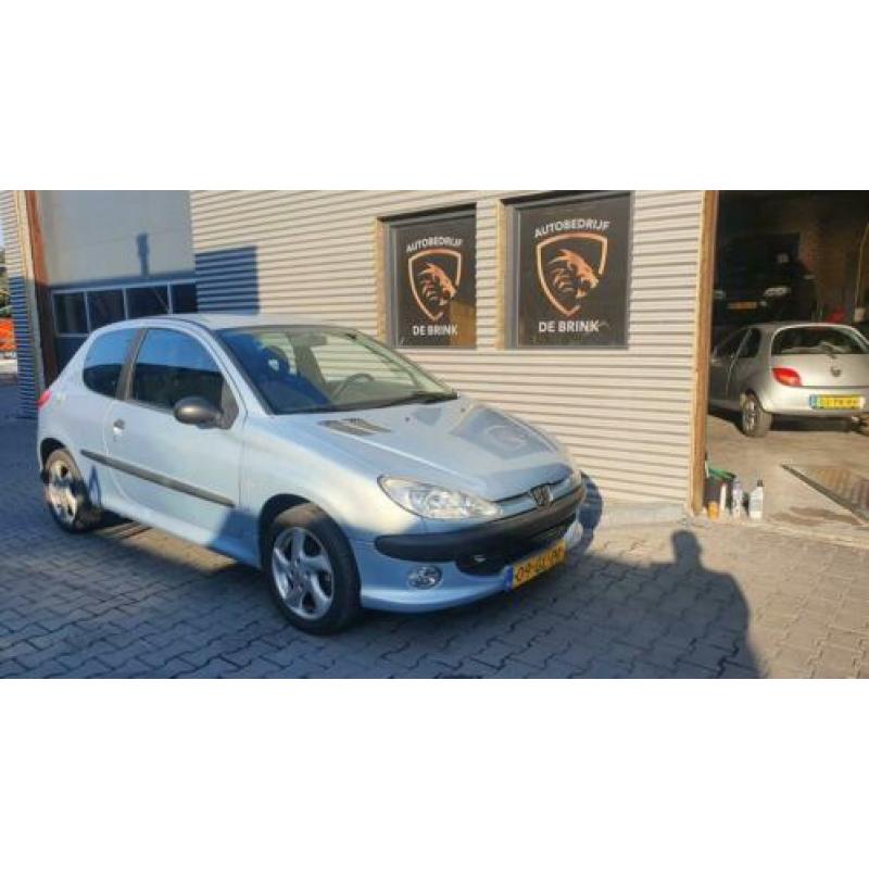 Peugeot 206 1.6 16V 3D 2001 Grijs nwe apk