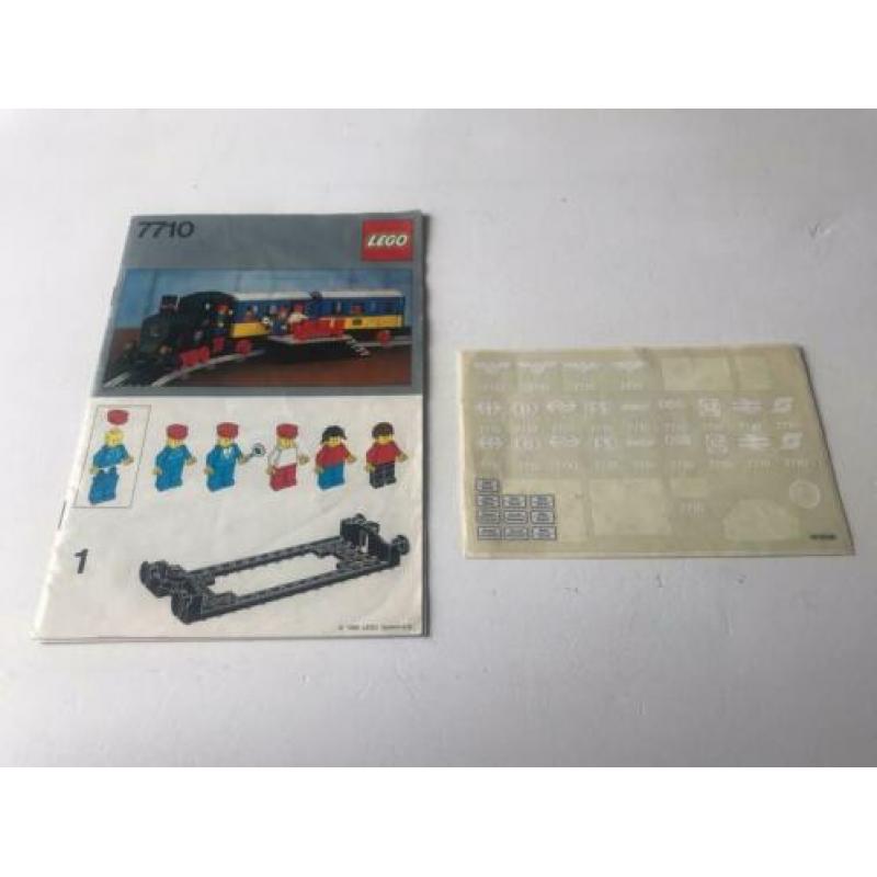 Lego trein beschrijving 7710 met stickervel