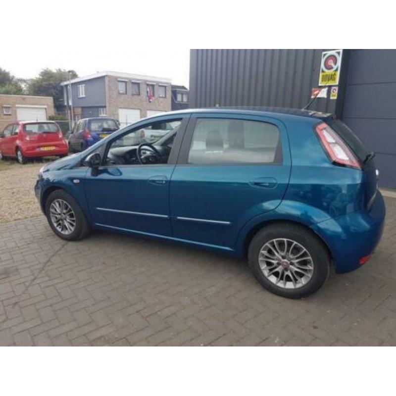 Fiat Punto 1.3 Multijet 62KW 5DR 2012 Blauw.