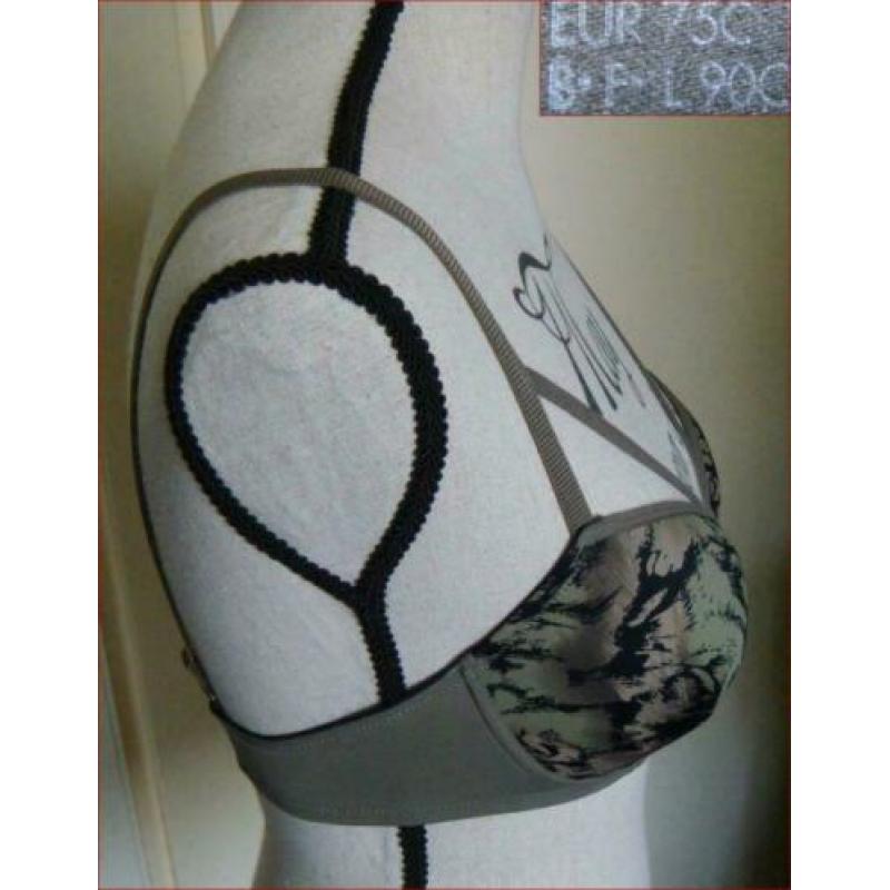 SAPPH BH maat 75C + brazilian slip maat M in kakigroene tint