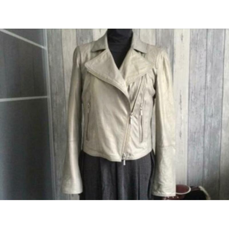 Leren jasje van Patago,maat 40, kleur is grijs/beige