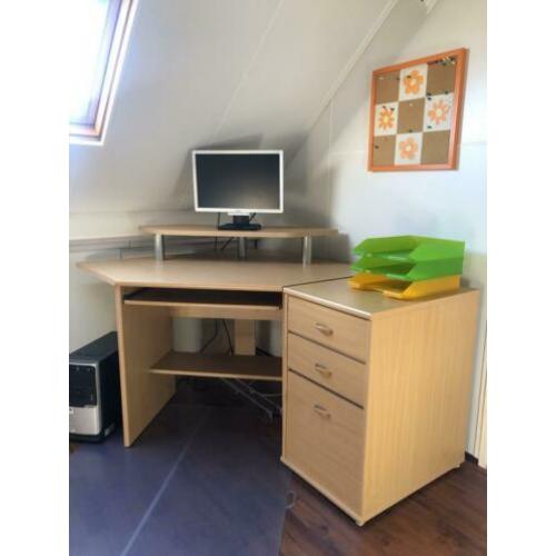 Mooi hoek bureau met laden blok