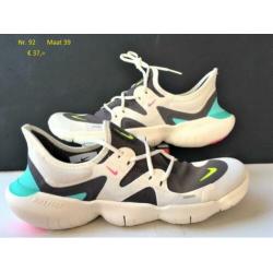 Nr. 92 / Maat 39 & 40,5 / Nike FREE RN 5.0 / 67 % korting