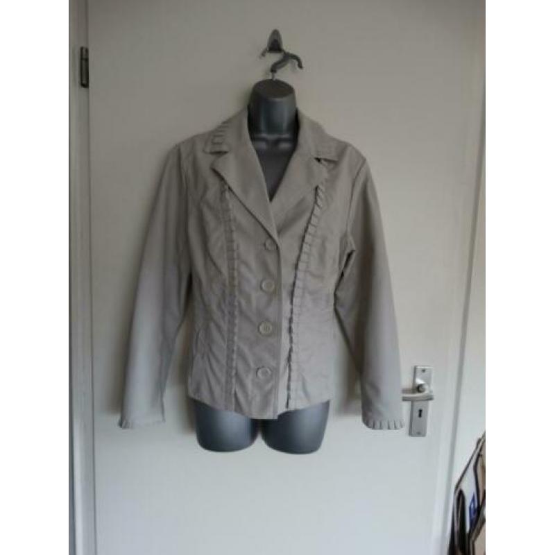 Nieuwe beige jas van M&S Mode-maat 42