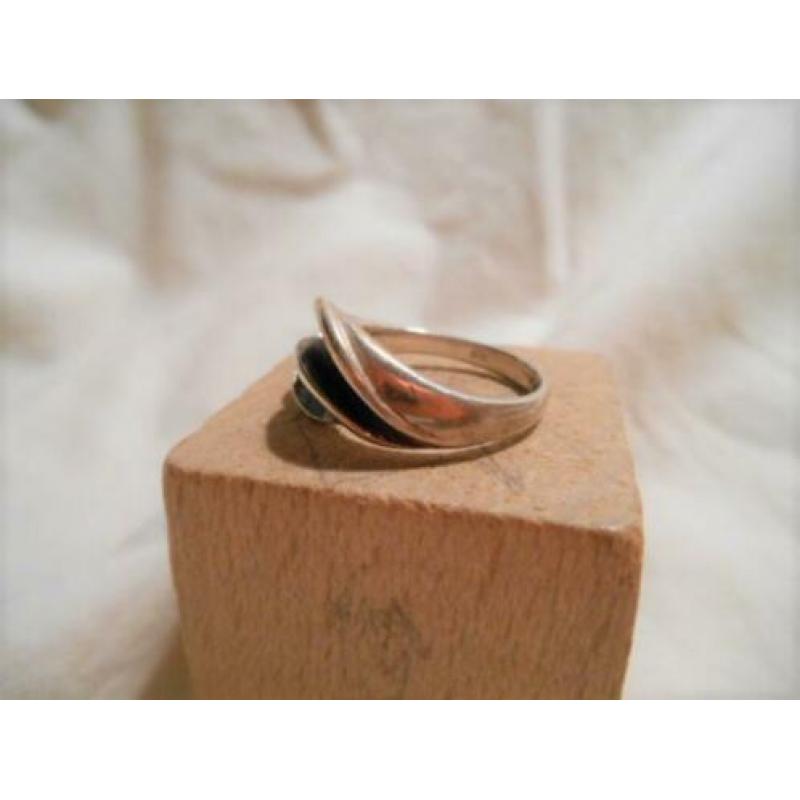 Leuke echt zilveren ring, Scandinavisch?