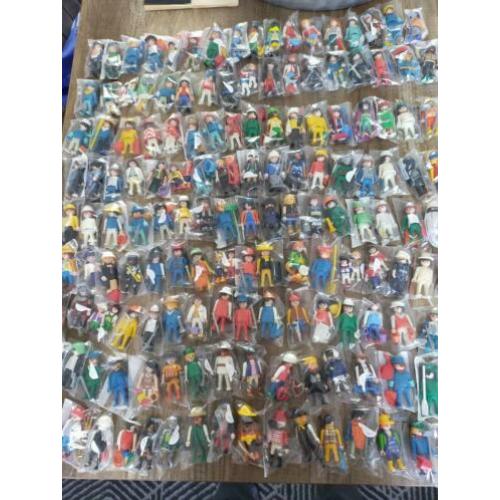 140 Playmobil poppetjes
