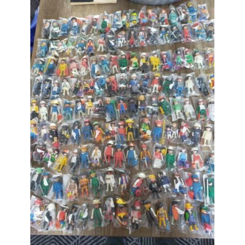 140 Playmobil poppetjes