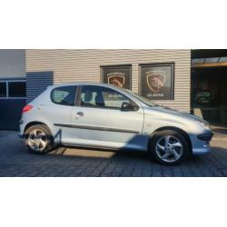 Peugeot 206 1.6 16V 3D 2001 Grijs nwe apk