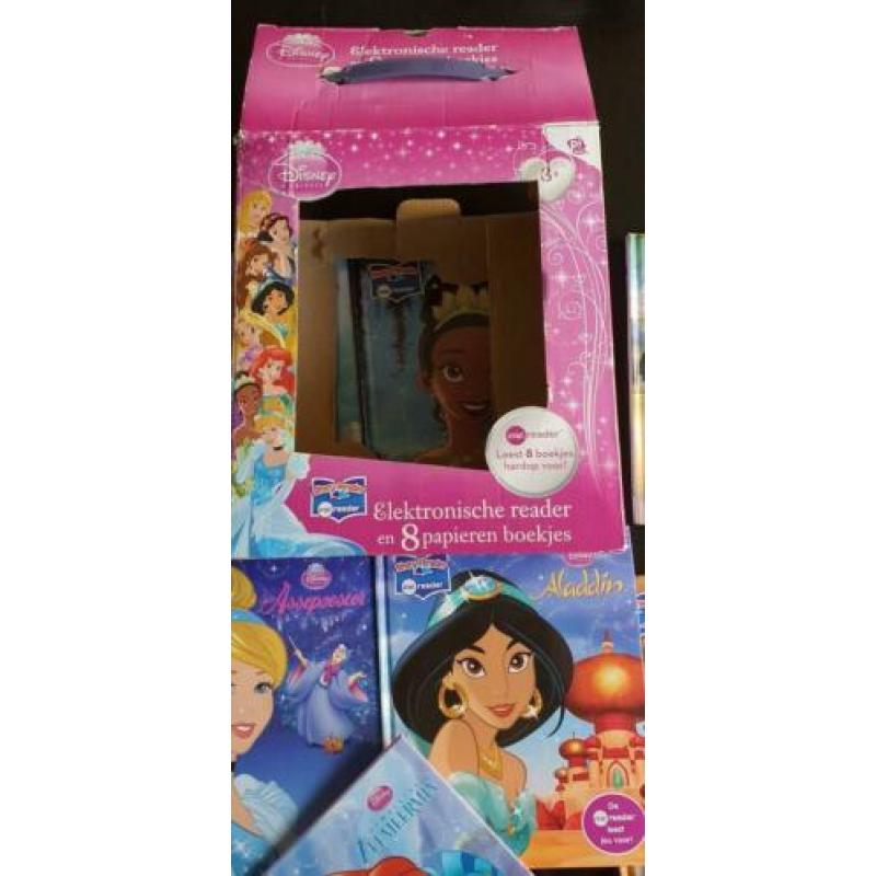 8 disney boekje met reader als nieuw