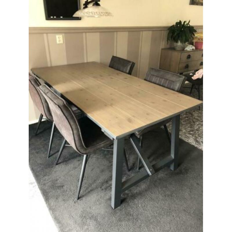 Houten eettafel smokey grey
