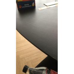 Mooie zwarte massief eiken ovalen eettafel 240cm lang