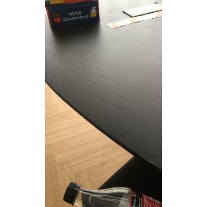 Mooie zwarte massief eiken ovalen eettafel 240cm lang