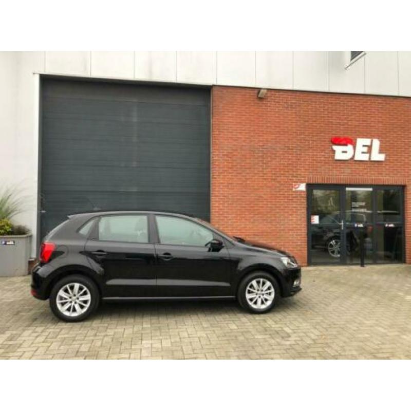 Volkswagen Polo 1.2 TSI Comfortline Business R 2017,R-Line,