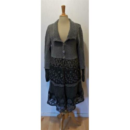 Bohemian/Ibiza mooi lang grijs vest van Elisa Cavaletti! XL