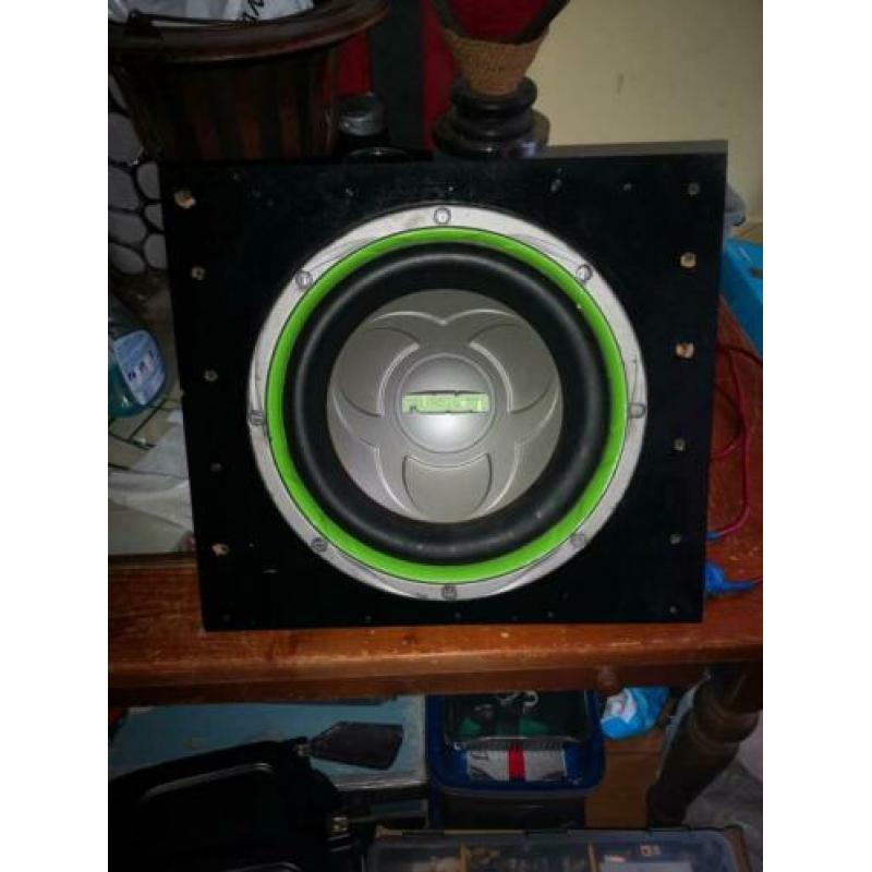 zware subwoofer 2000 wat rms