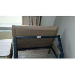 Licht eiken bed incl nachtkastje