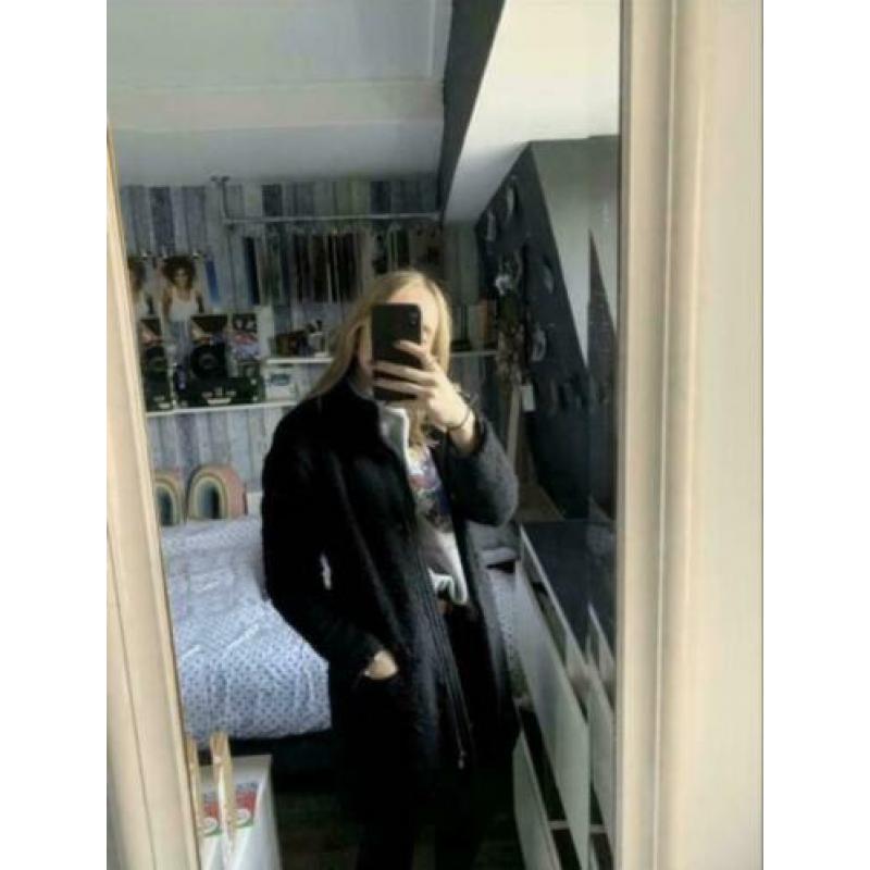 Zwarte mantel