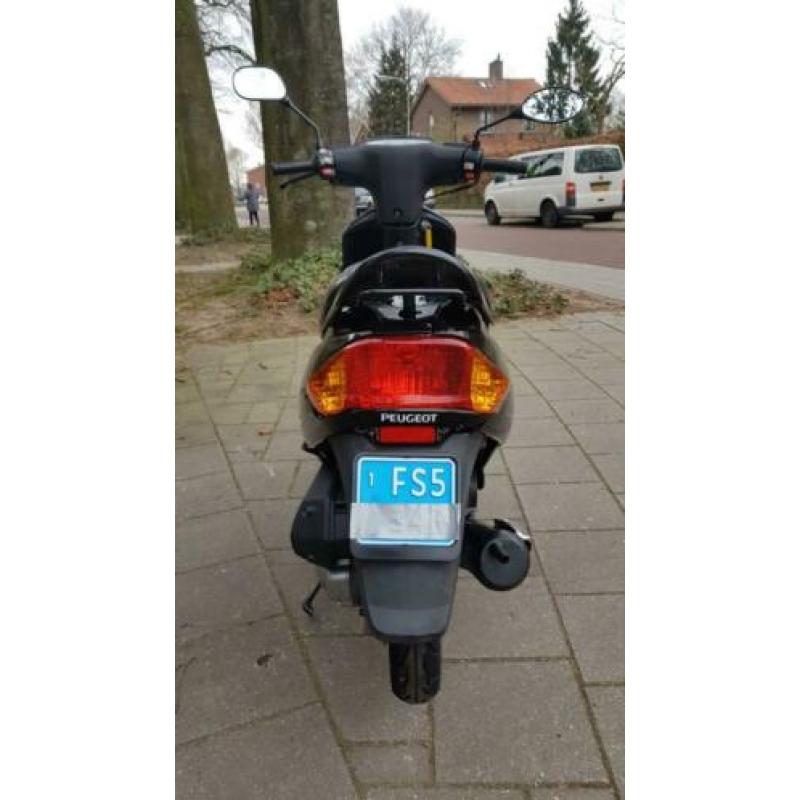Peugeot V-Clic 4-takt snorscooter, 2008, zwart.