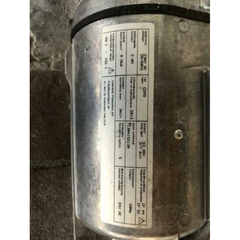 Nieuwe motorbediening roldeur