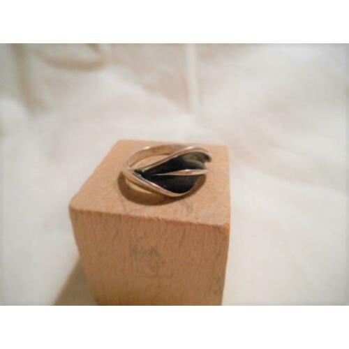 Leuke echt zilveren ring, Scandinavisch?
