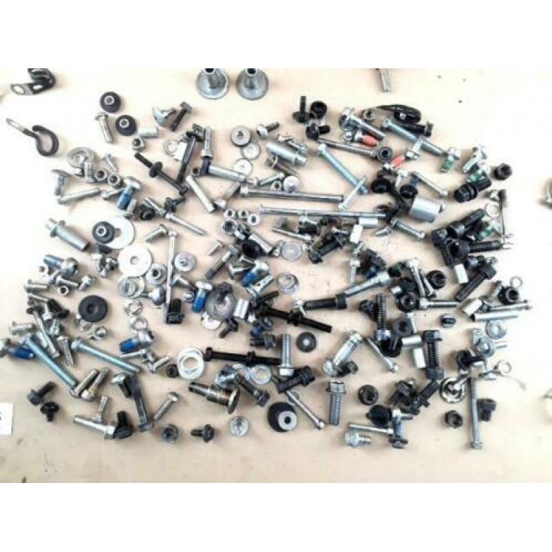 C800 2001 - 2010 Suzuki Bout Bout divers D1-32578