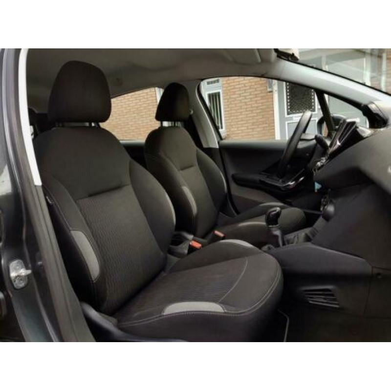 Peugeot 208 1.6 BLUE-HDI ACTIVE 5DRS NAVI LED PDC SL.100d.KM