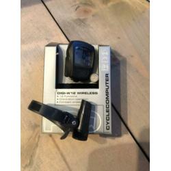 Aangeboden nieuwe racehelm, fietscomputer en tijdschriften