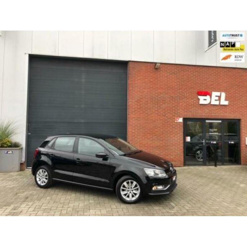 Volkswagen Polo 1.2 TSI Comfortline Business R 2017,R-Line,