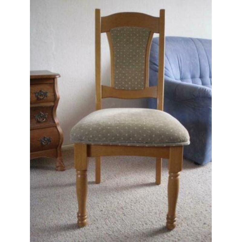 2 blank eiken eetkamerstoelen