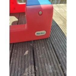 Little Tikes picknick tafel inclusief tuin speelgoed.