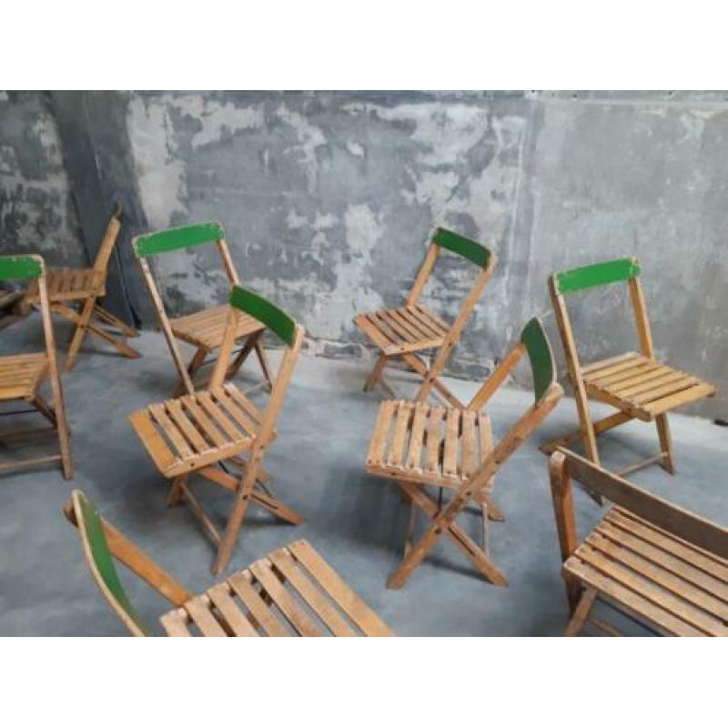 9 x vintage oude houten klapstoelen