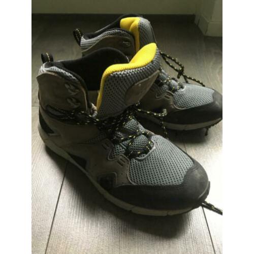Mooie bijna niet gedragen wandel/bergschoenen maar 40